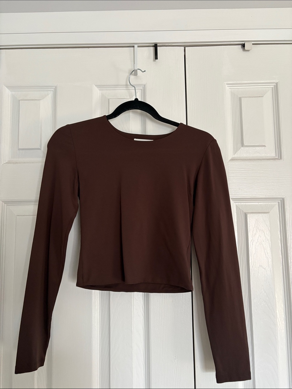 Babaton cropped contour long sleeve